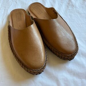 Mohinders Heritage Solid Slide in Honey